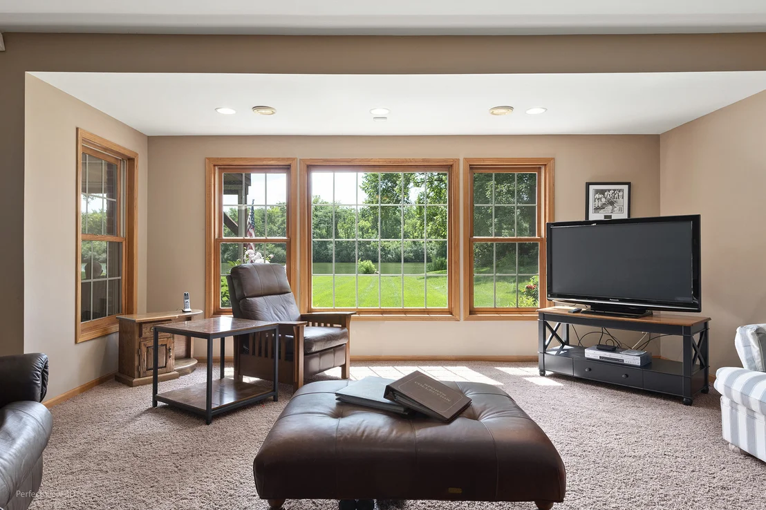 Photo of 413 Edgewater Drive