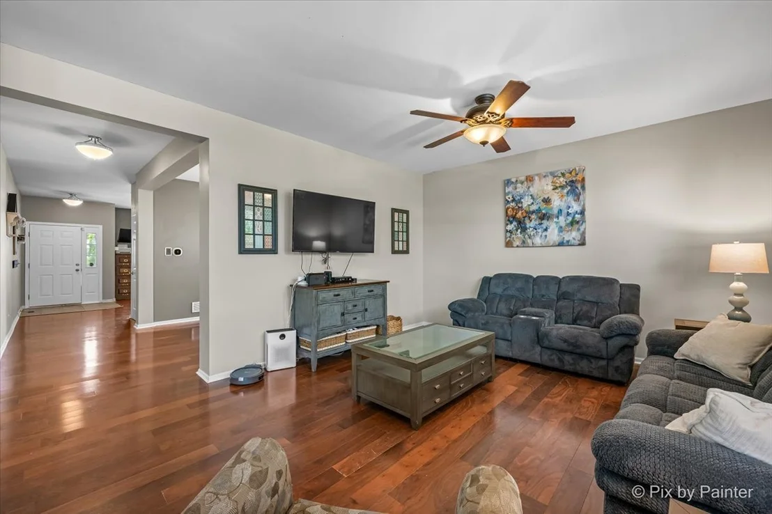 Photo of 909 Avalon Way
