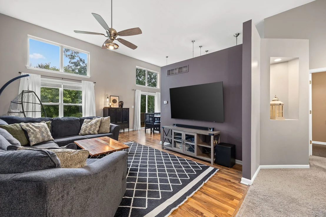 Photo of 347 Gladstone Lane