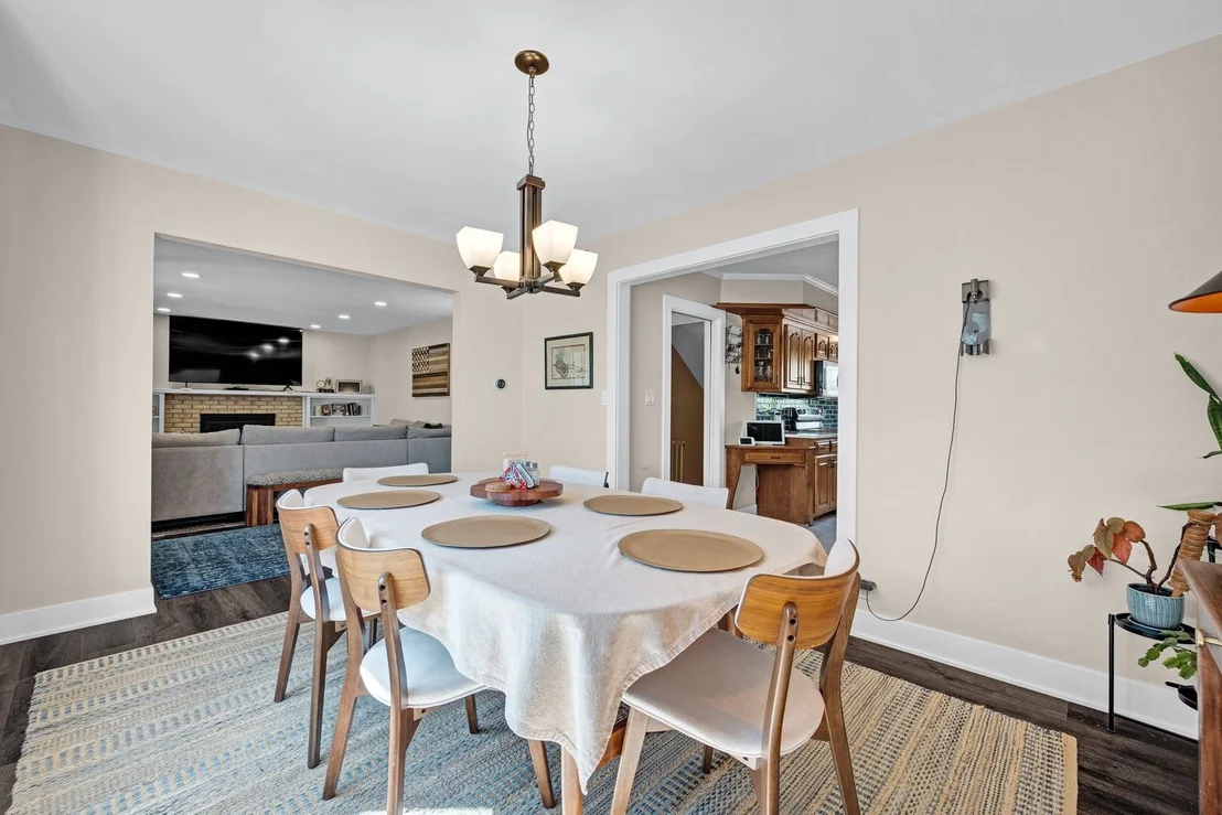 Photo of 903 Crestline Drive