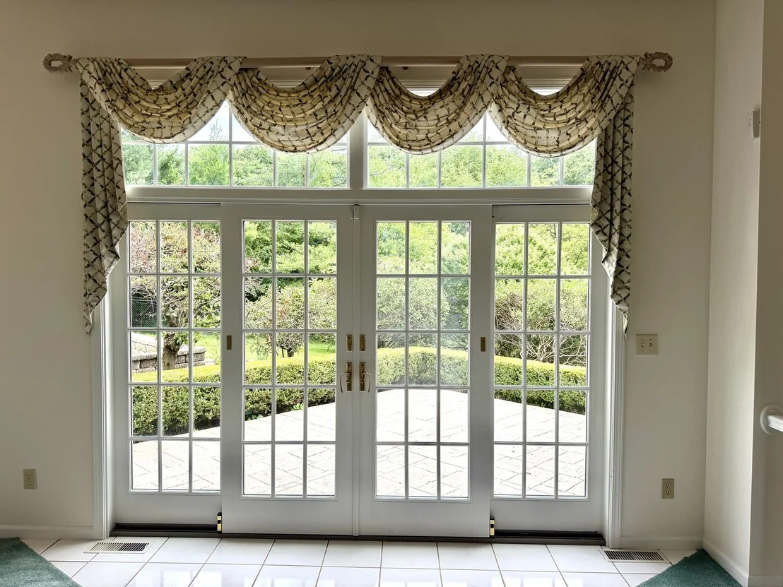 Photo of 2202 Meadows Drive