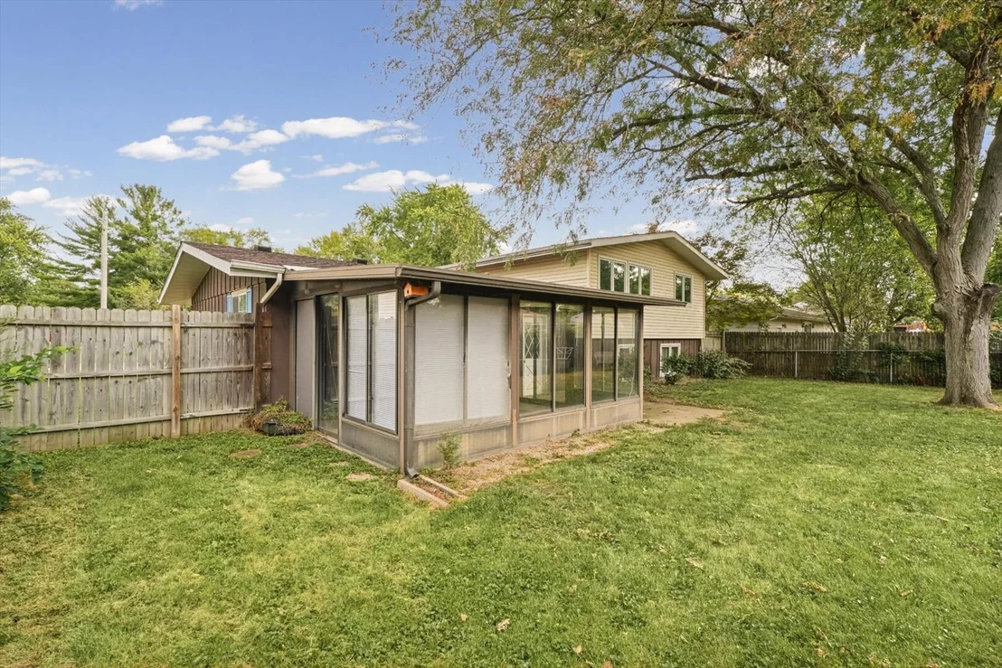 Photo of 814 Pinecrest Drive