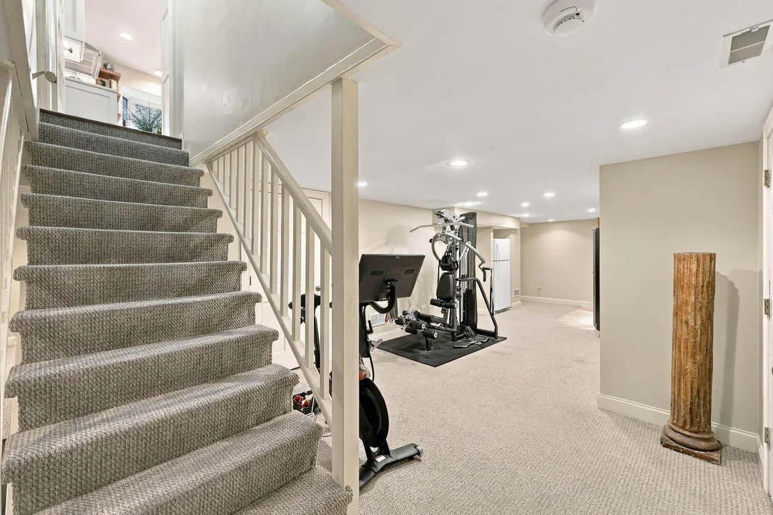 Photo of 2068 N Butternut Lane