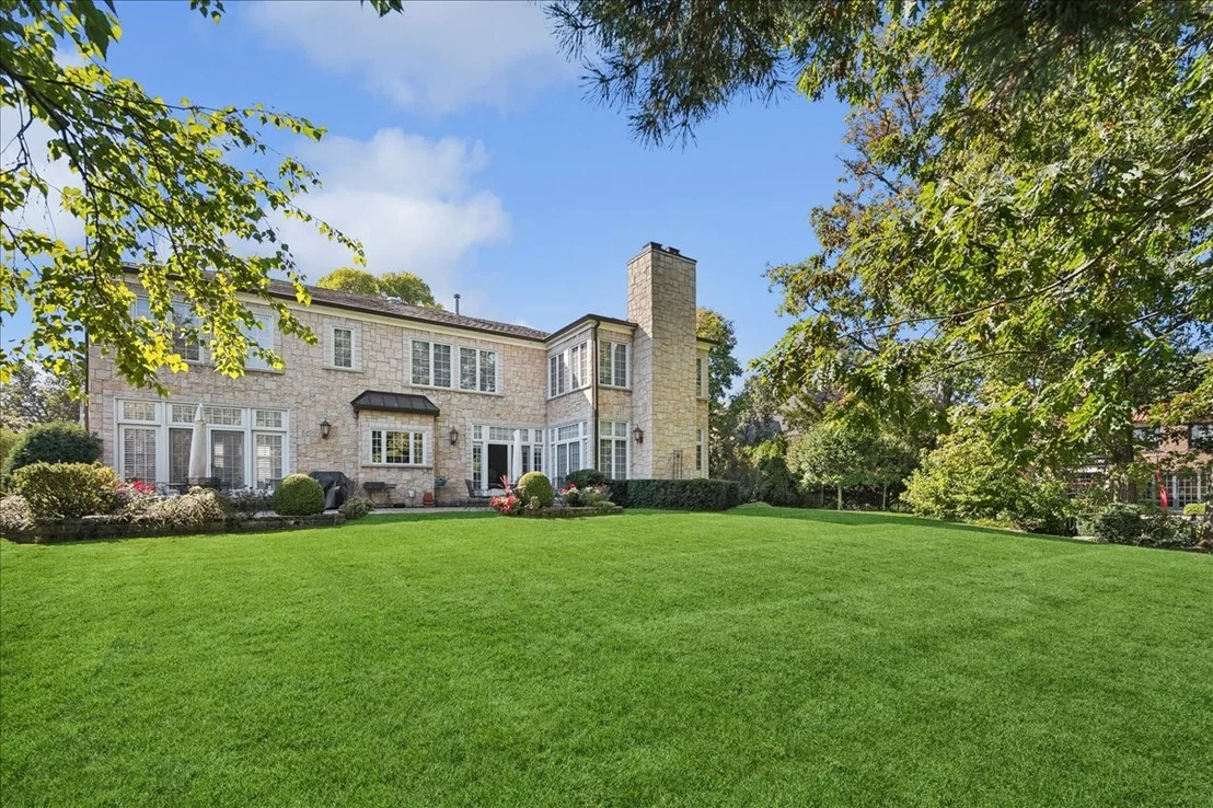 Photo of 621 Sheridan Road