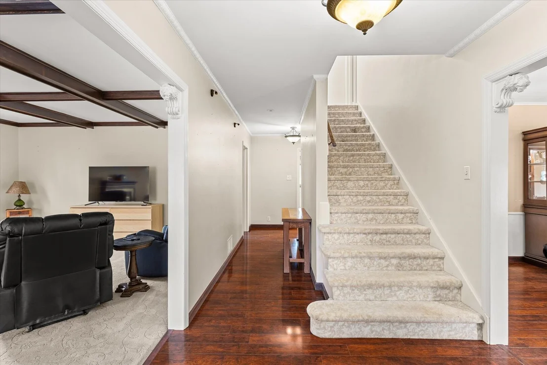 Photo of 1015 N Lowden Road