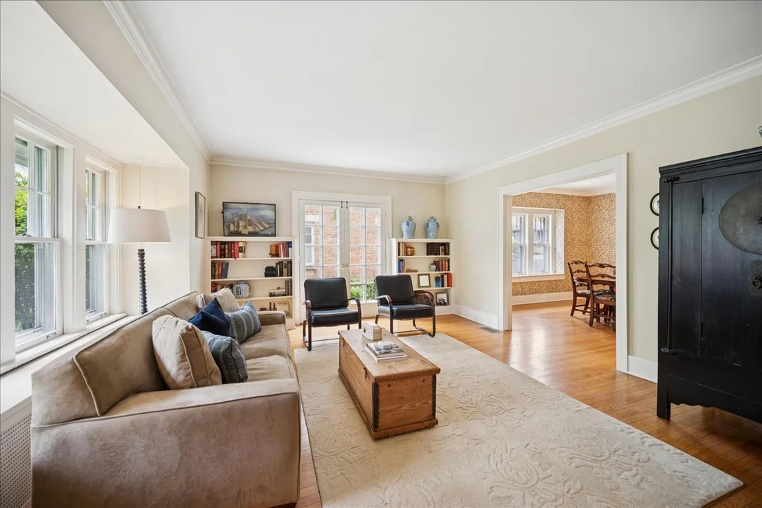 Photo of 972 Elm Street