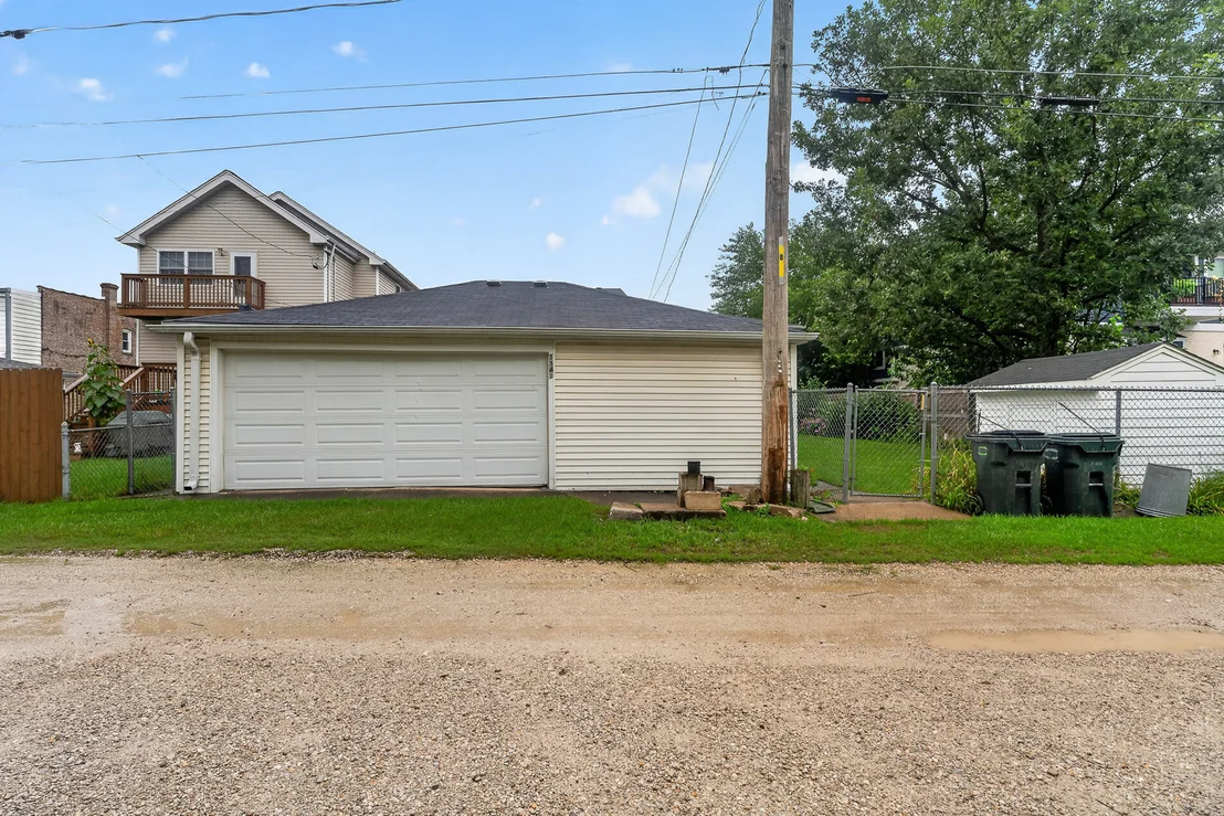 Photo of 3341 Prairie Avenue