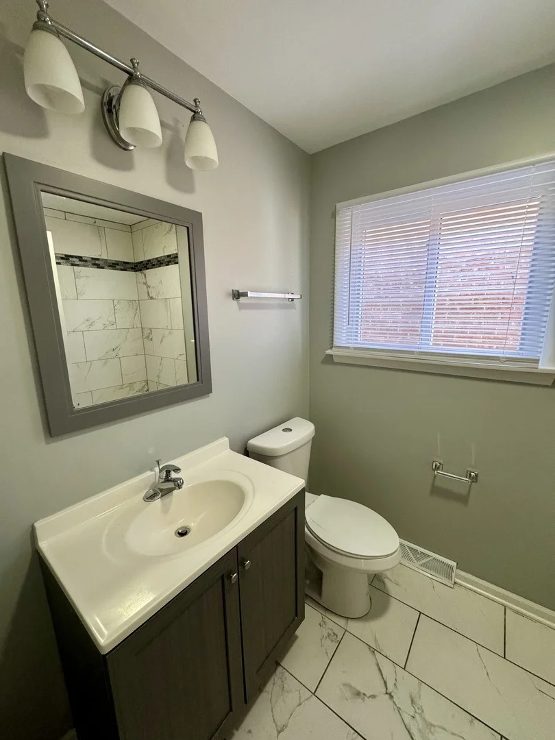 Photo of 1102 W 111th Street