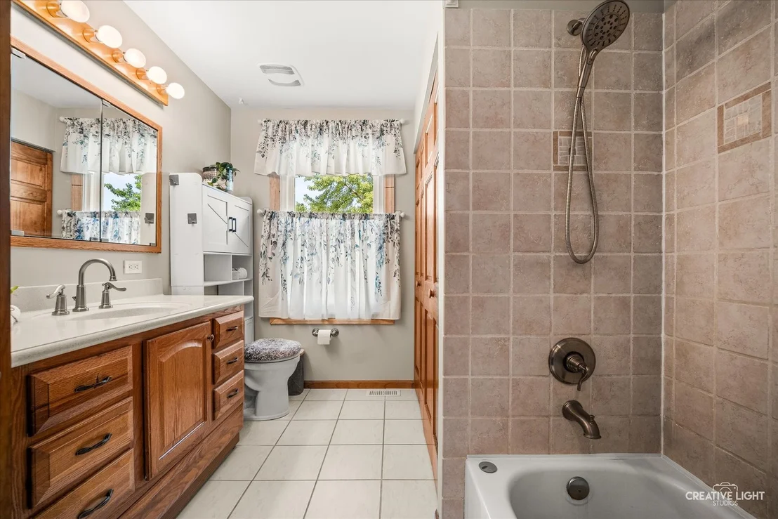 Photo of 208 Iris Drive