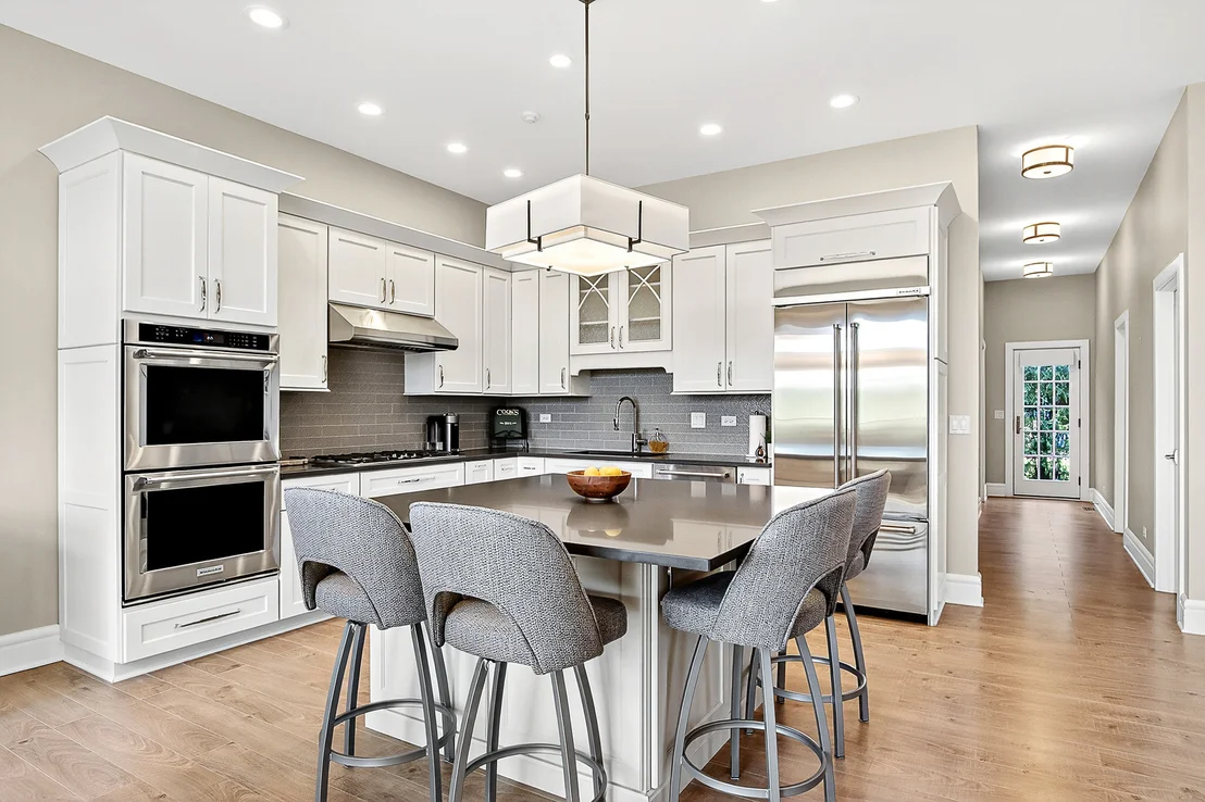 Photo of 827 Edgewater Parkway