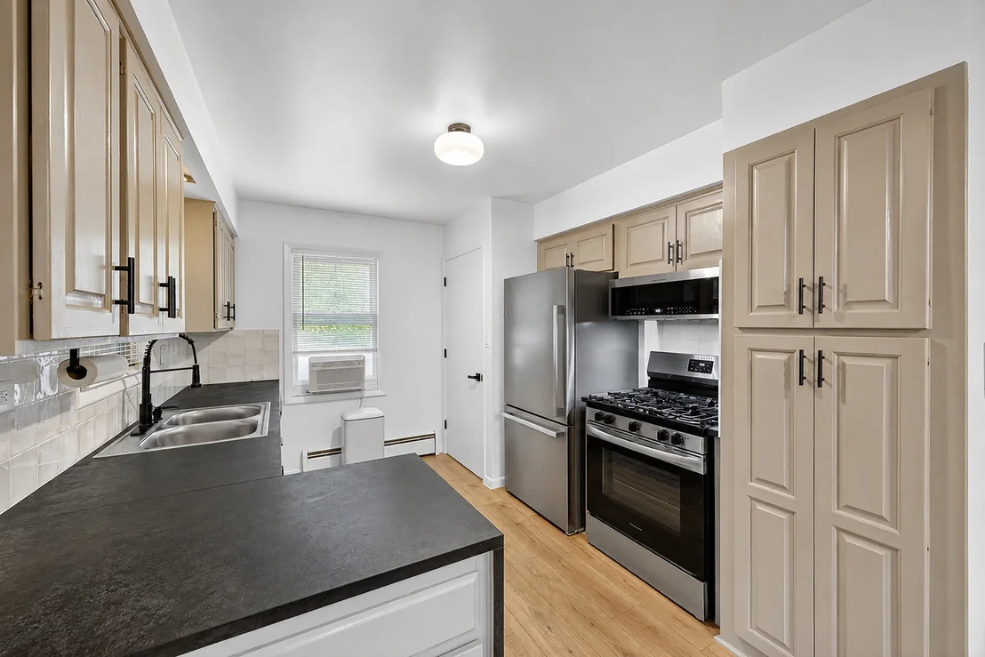 Photo of 18202 Locust Street