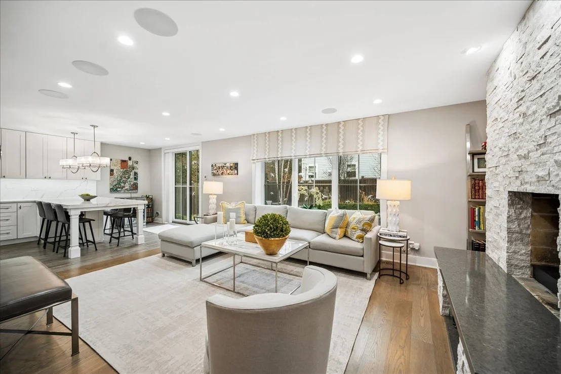 Photo of 270 Sheridan Road