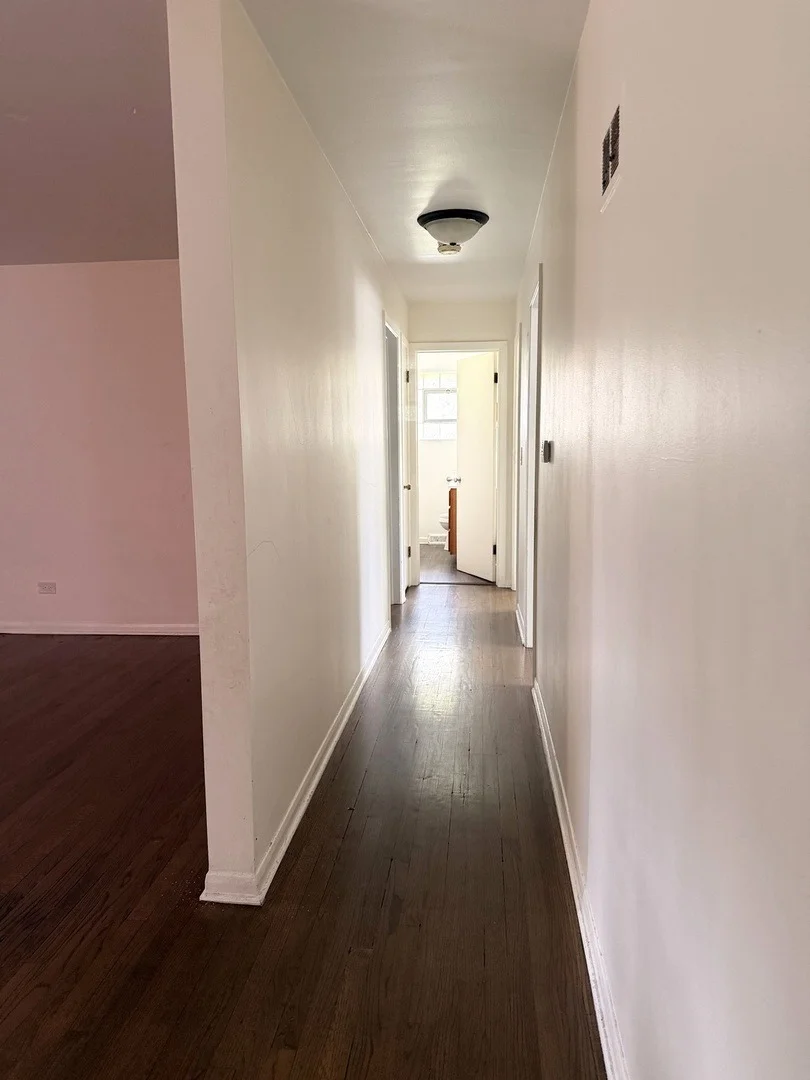 Photo of 21W146 Tee Lane