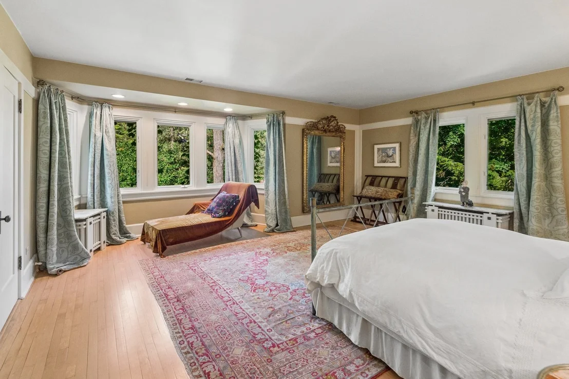 Photo of 770 Sheridan Road