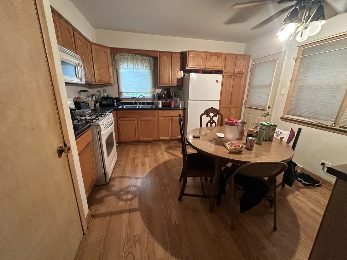 Photo of 828 WARNER Avenue
