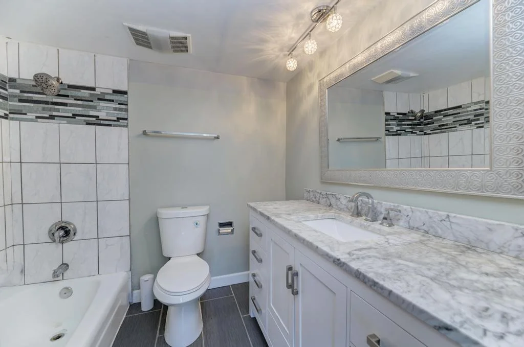 Photo of Unit B303 at 830 Elder Road