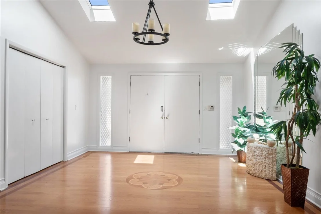 Photo of 2821 Covert Road