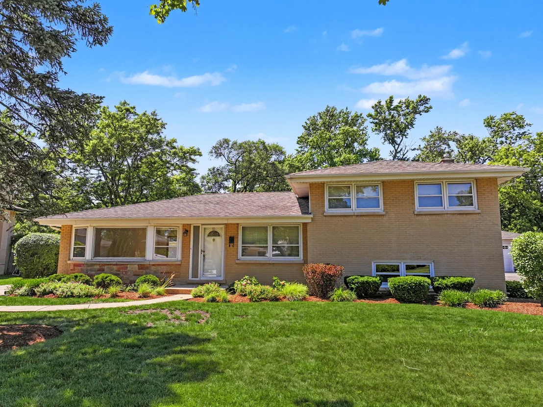 Photo of 332 Crescent Drive