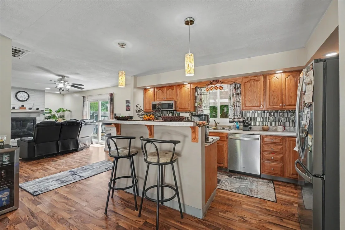 Photo of 1044 Pinecrest Drive