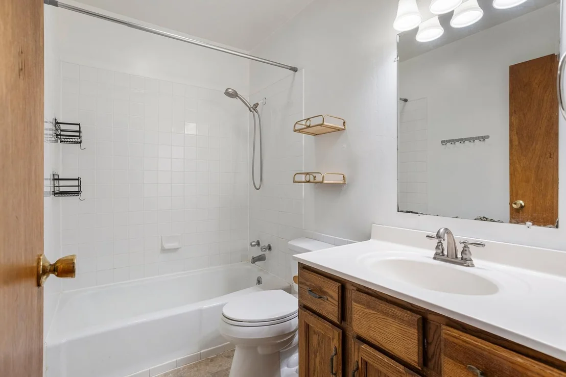 Photo of 2305 GLENOAK Drive