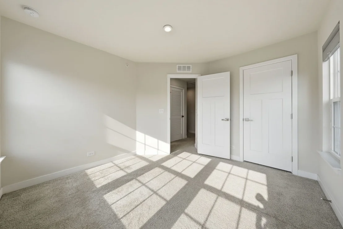 Photo of 72 Nicholas Drive E