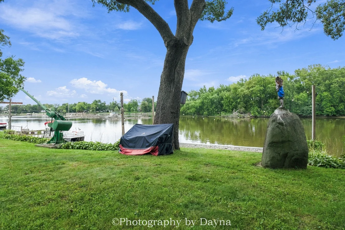 Photo of 2833 River Road