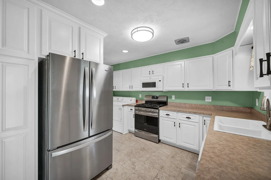 Photo of 221 Ivanhoe Way
