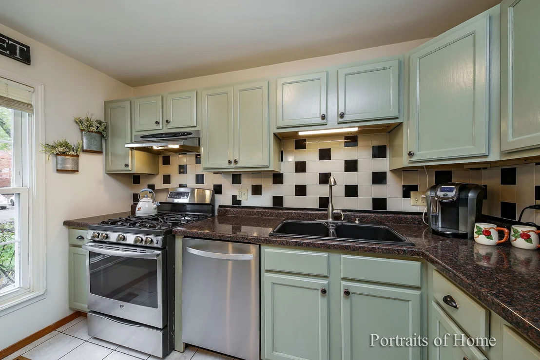 Photo of 806 Lexington Circle