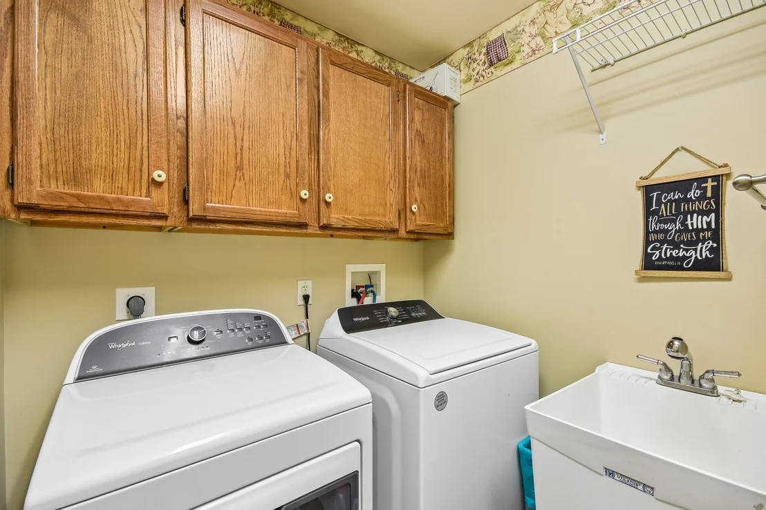 Photo of 1041 Lakeview Drive