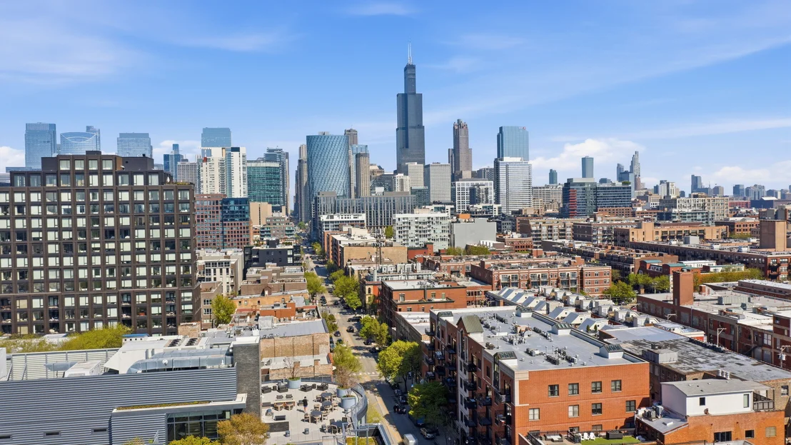 Photo of Unit 511 at 1155 W Madison Street