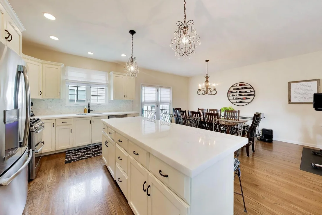 Photo of 1331 Avery Avenue