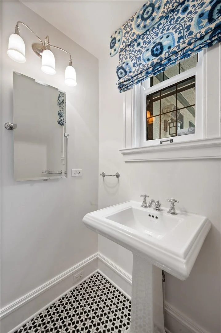 Photo of 2855 Sheridan Place