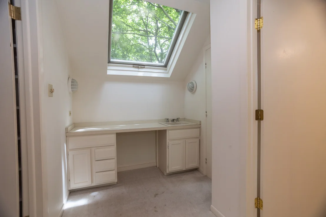Photo of 2545 Greeley Avenue