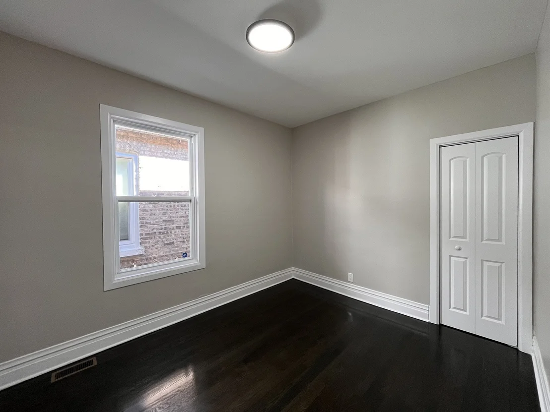 Photo of 5950 S Artesian Avenue