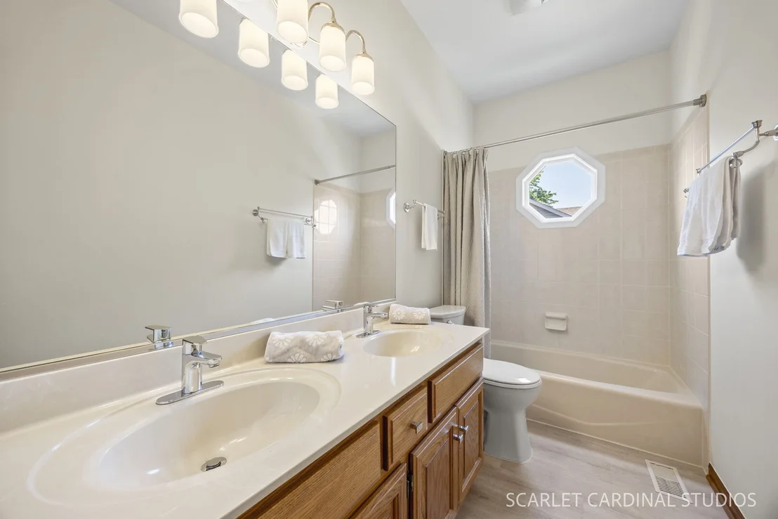 Photo of 1012 Conan Doyle Road