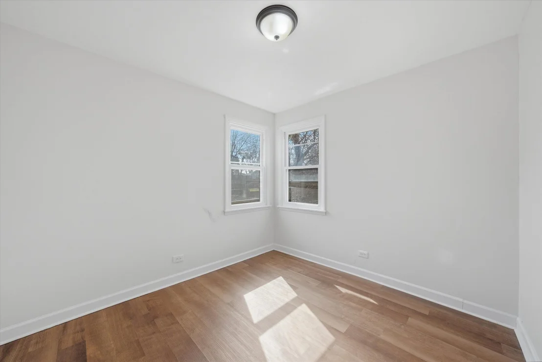 Photo of 16608 Sawyer Avenue
