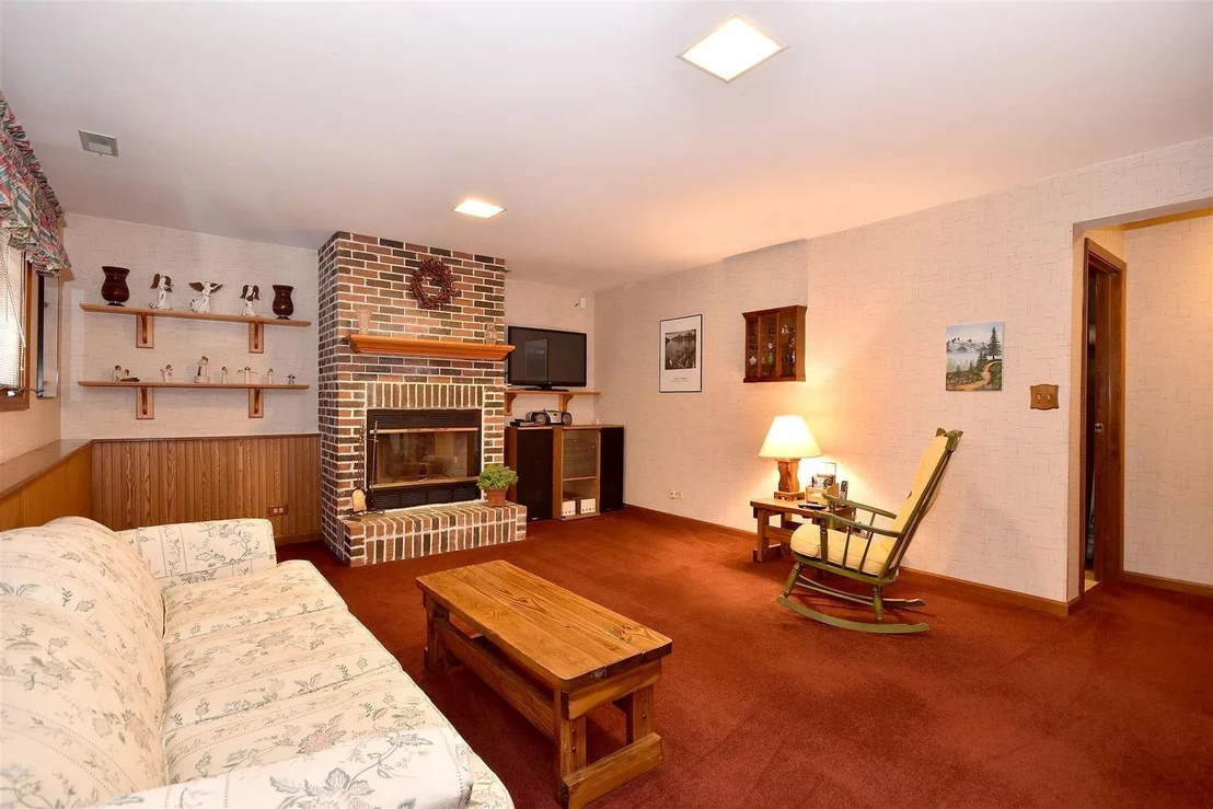 Photo of 206 VILLAGE Road