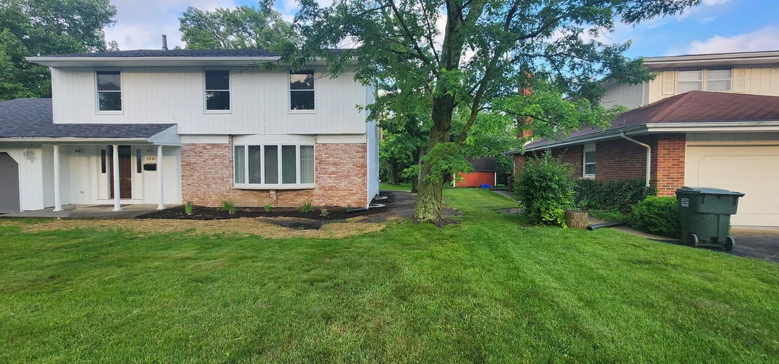 Photo of 1421 Lawrence Crescent