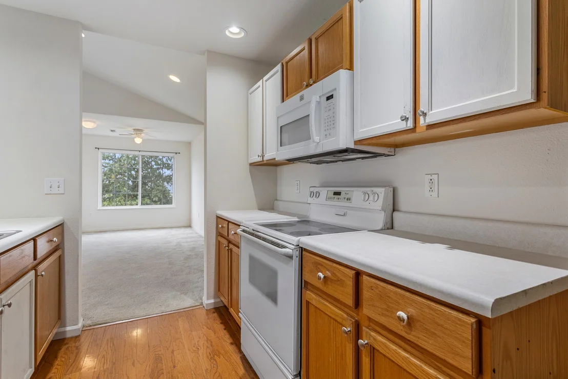 Photo of Unit 205 at 2406 Windward Boulevard