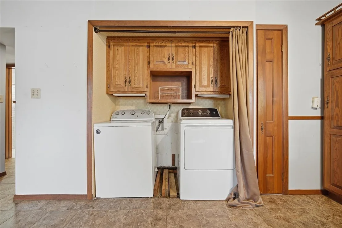 Photo of 912 Parmon Road