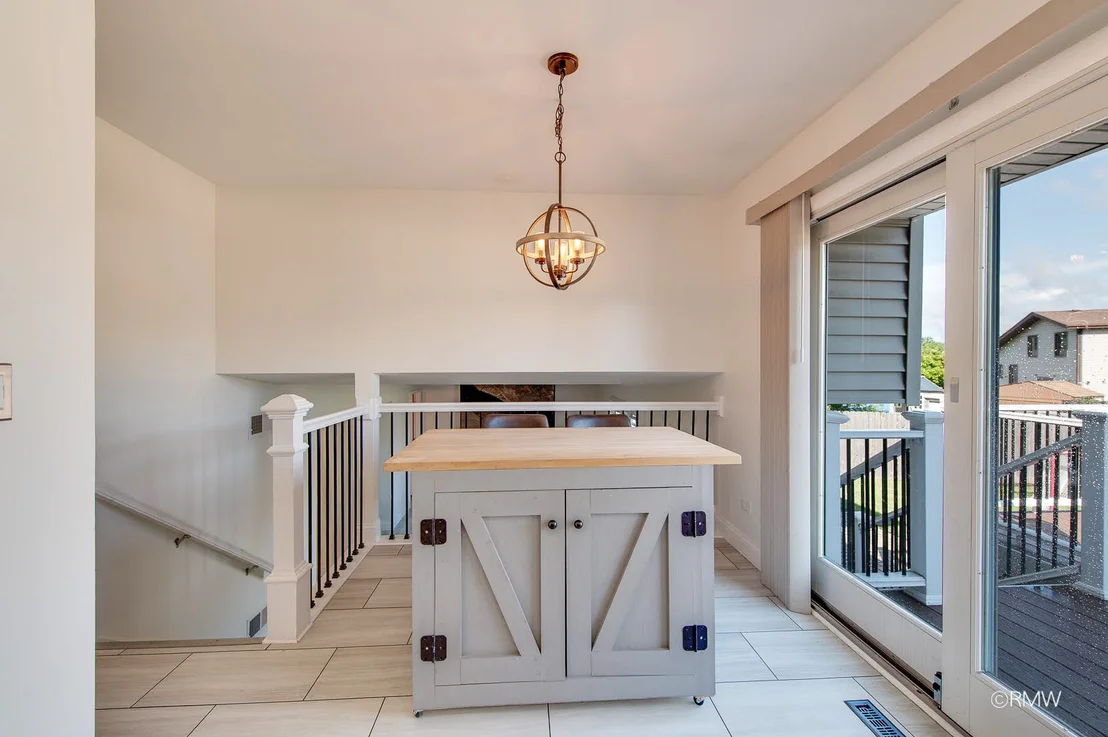 Photo of 1233 N Hickory Trail