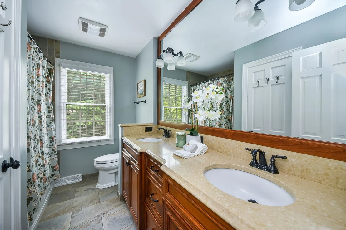 Photo of 707 Gary Court