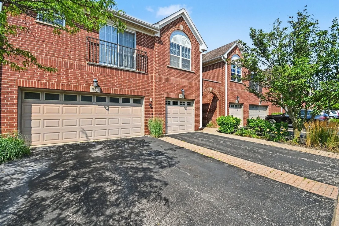Photo of 994 Kensington Drive