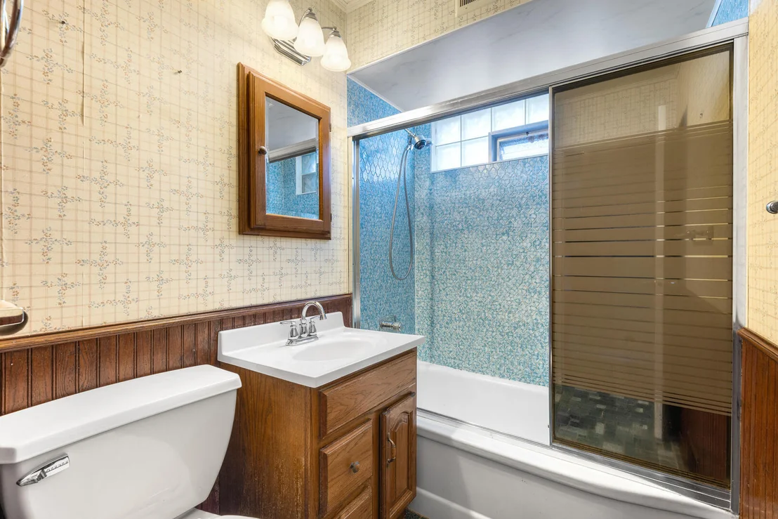 Photo of 17606 N Burnham Avenue