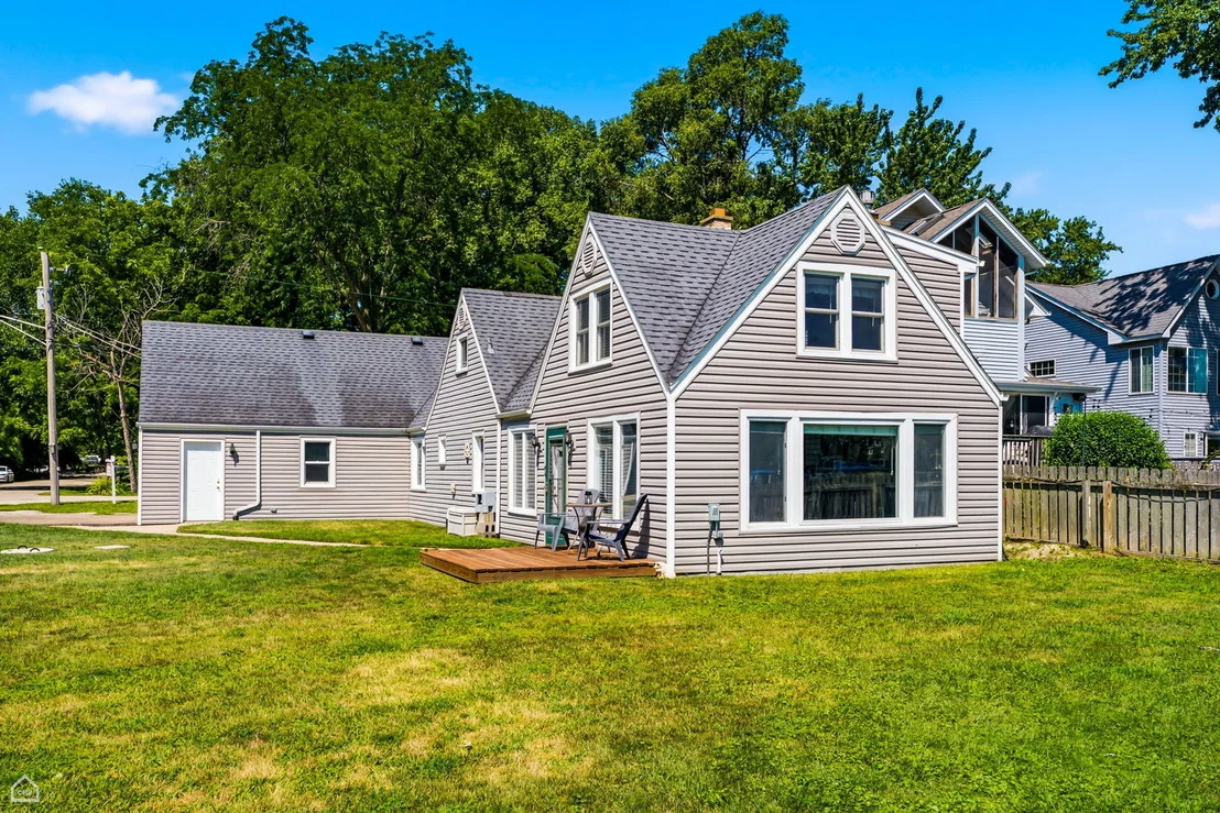 Photo of 4400 Riverside Drive