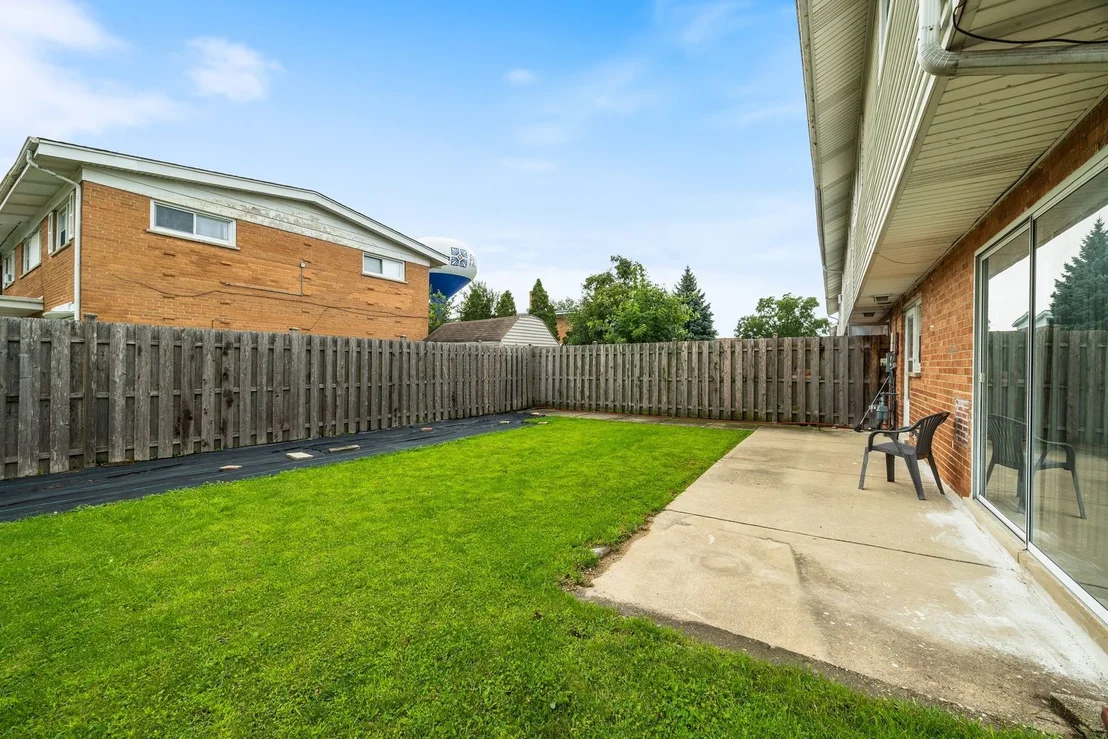Photo of 8837 Robin Drive