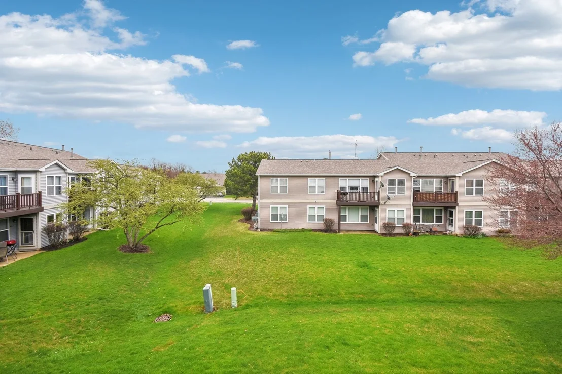 Photo of Unit D at 402 Woodview Circle