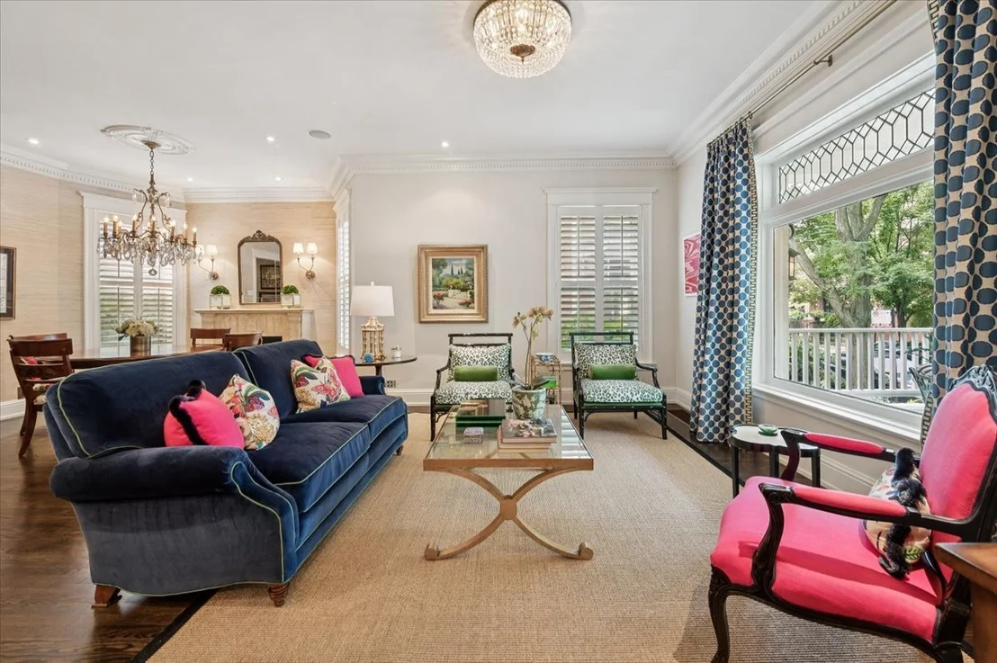 Photo of 837 W Junior Terrace