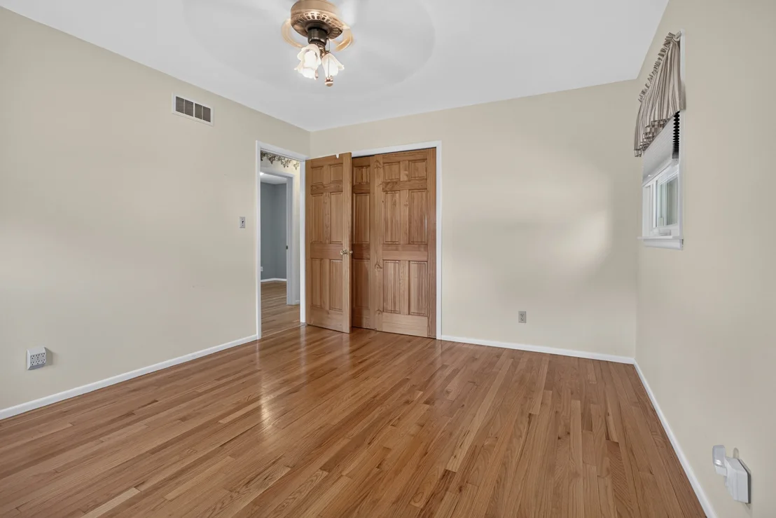 Photo of 1204 Searle Drive