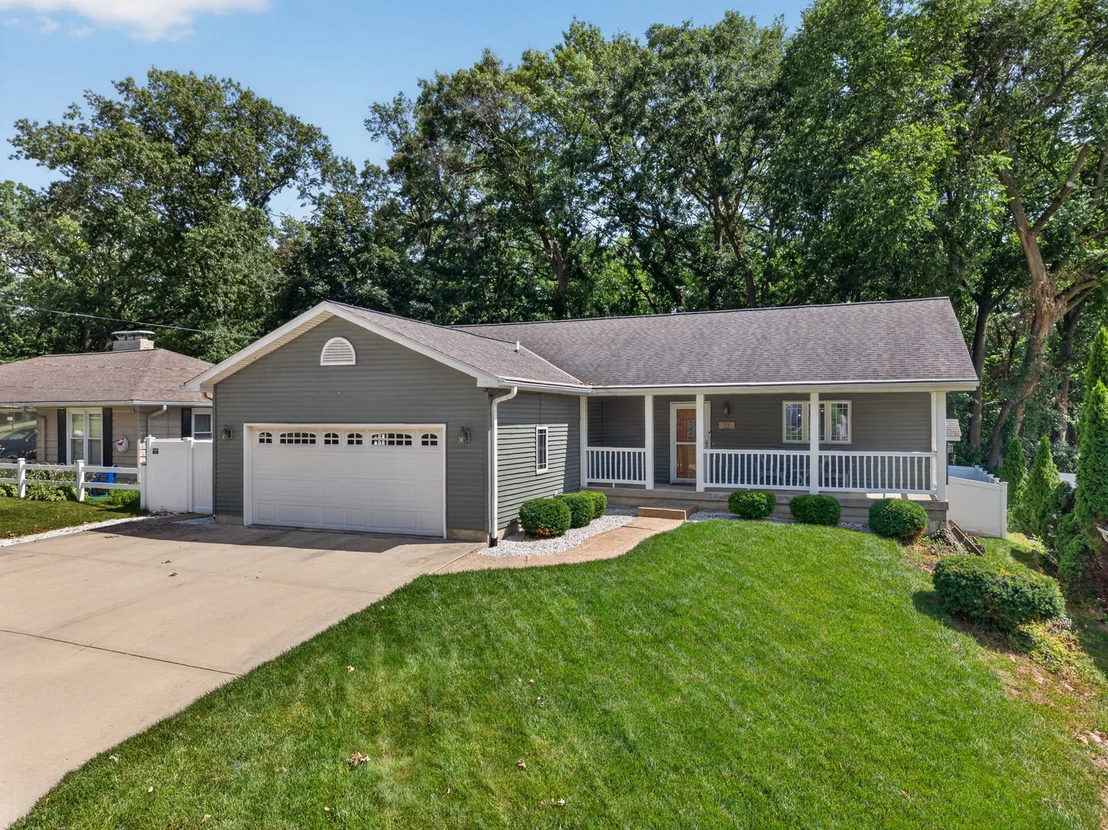 Photo of 303 Hillside Avenue